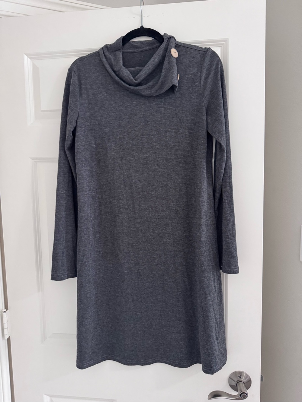 Women's Gray Long-Sleeve Cowl Neck Shift Dress